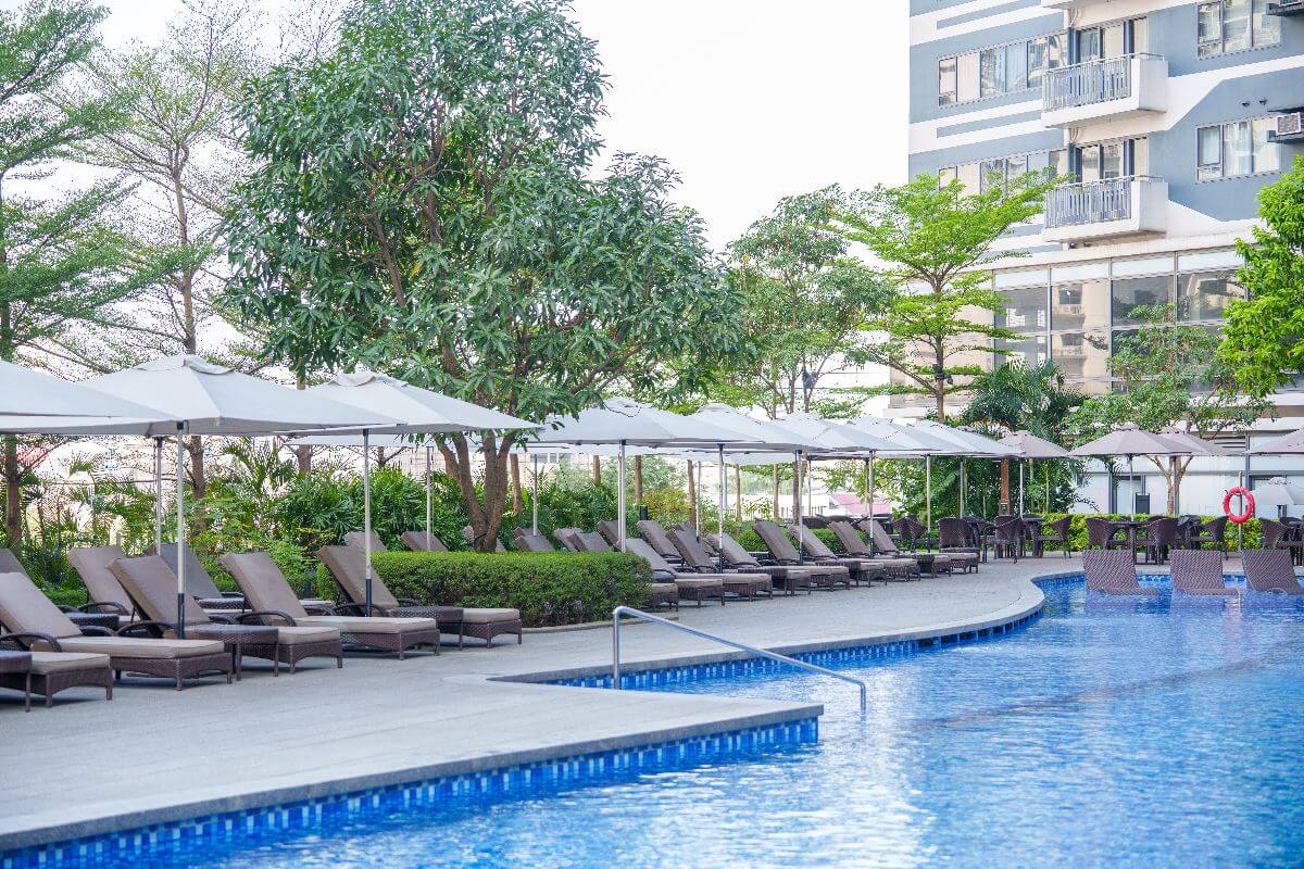 5 Reasons to Live in The Rise Makati